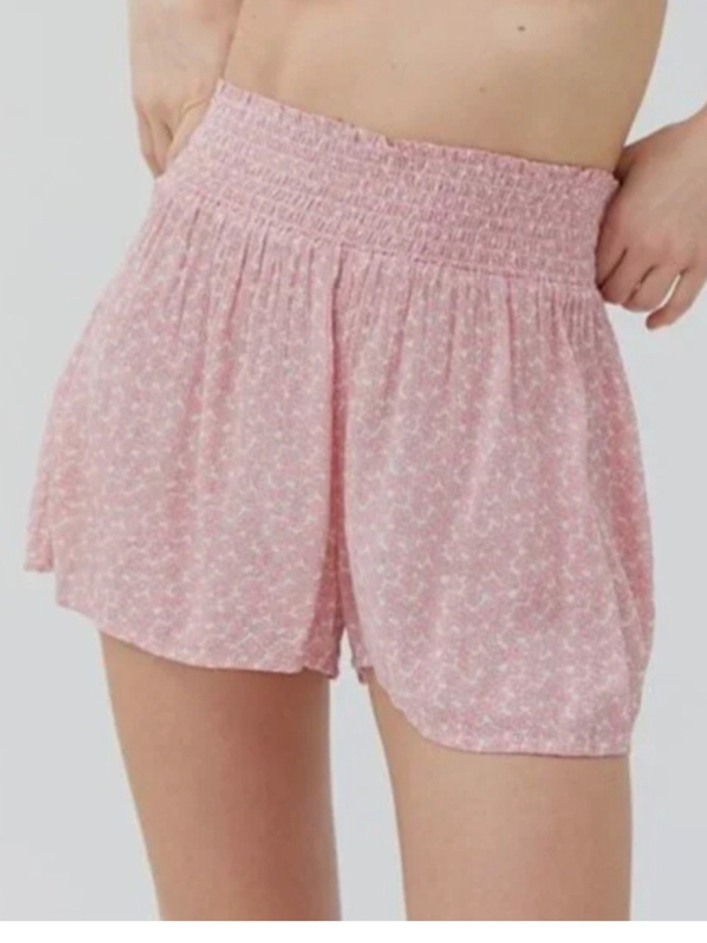 Urban Outfitters Botanical Smocked High-Waist Pink Floral  Shorts Size Medium